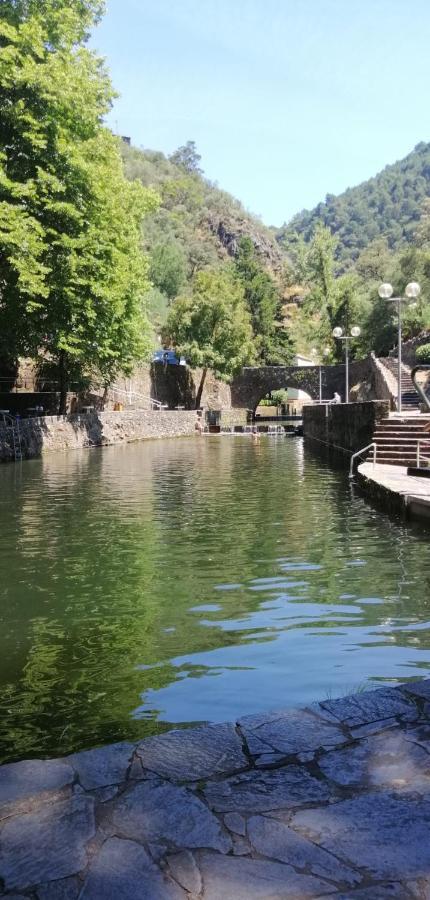 Casa Em Xisto Na Serra Da Lousa, Gondramaz Eksteriør bilde